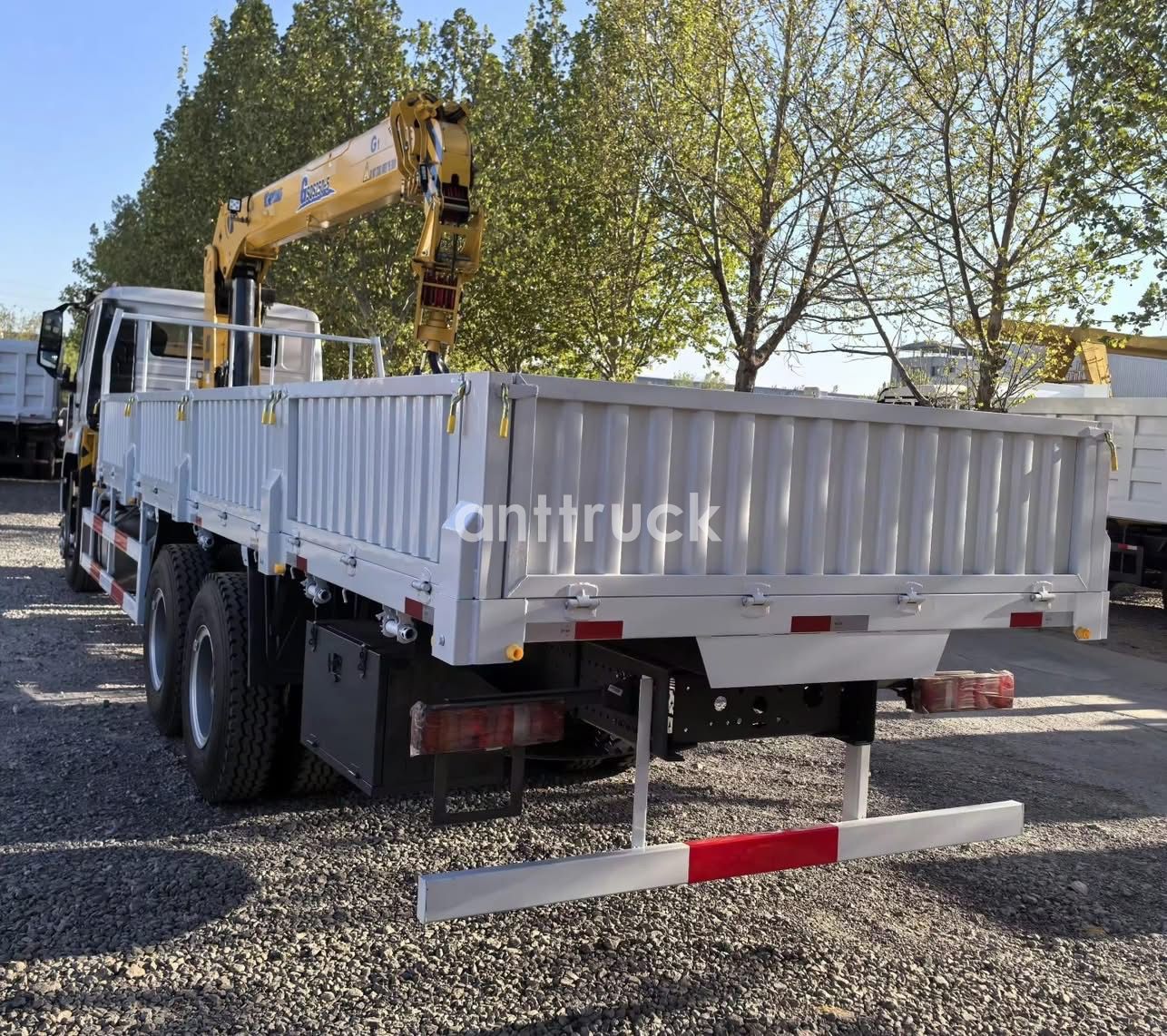 HOWO NX 6X4 Crane Truck 