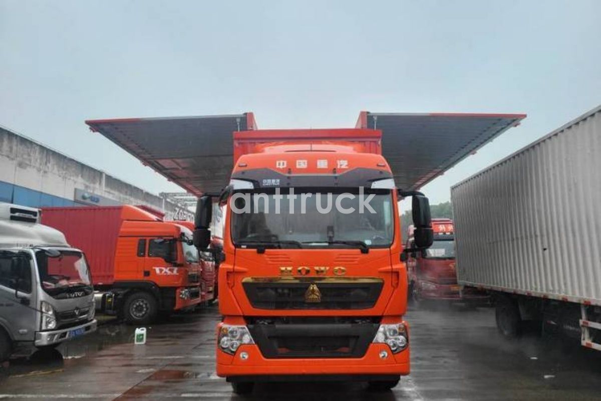  HOWO TX 4X2 Box Truck 