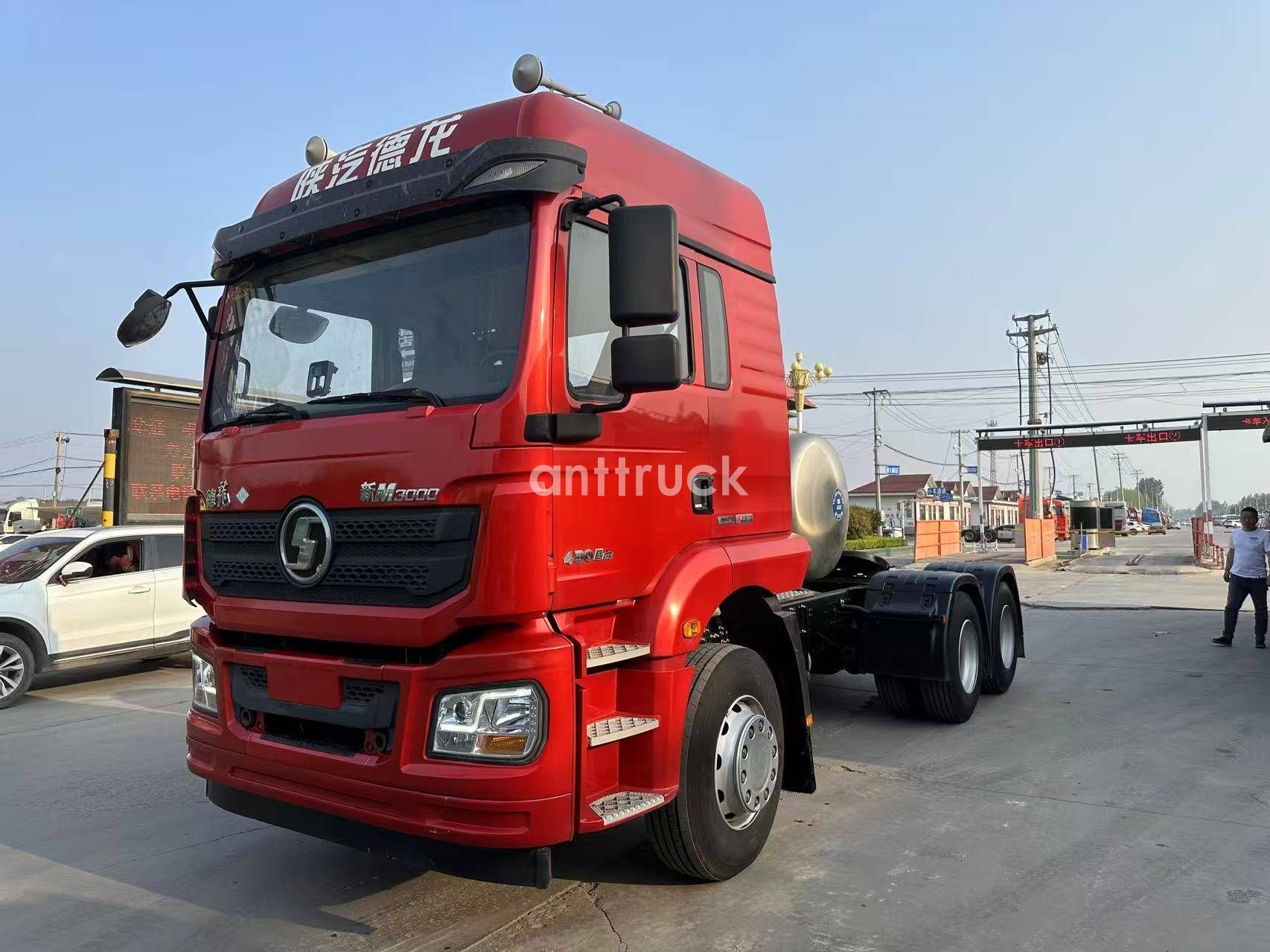  CNG Tractor Truck